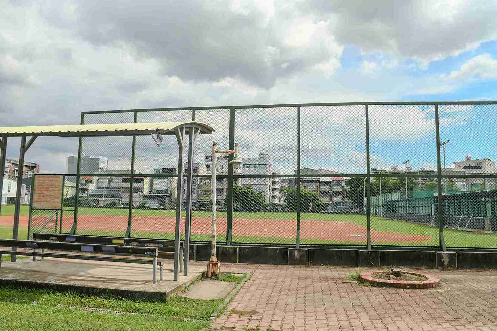 博愛國小棒球場